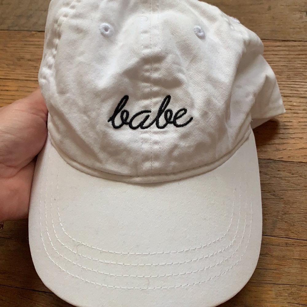 fitted hat